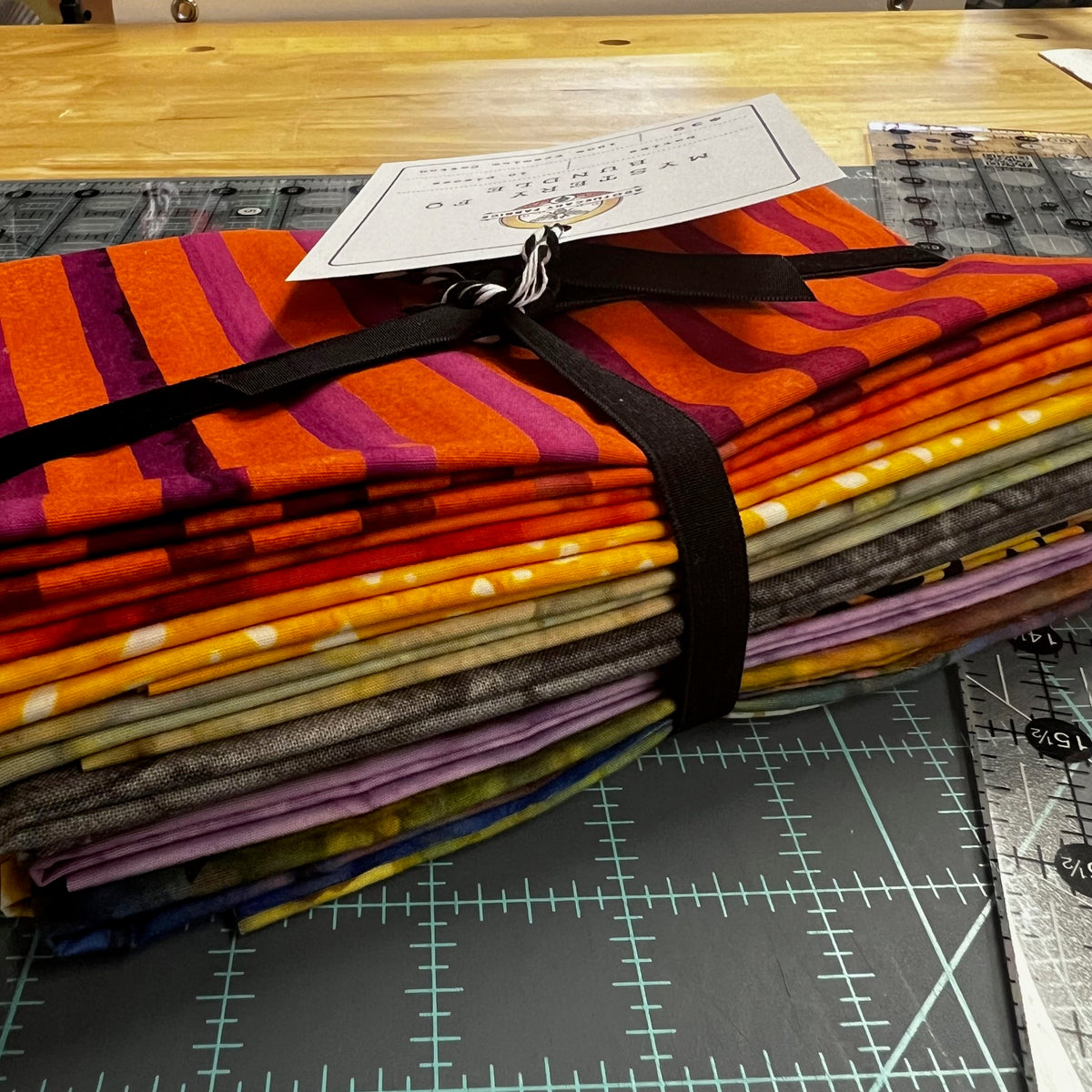 Mystery BATIK Fat Quarter Bundle | 10 Quilting Cotton Fat Quarters | Surprise Fabric Pack