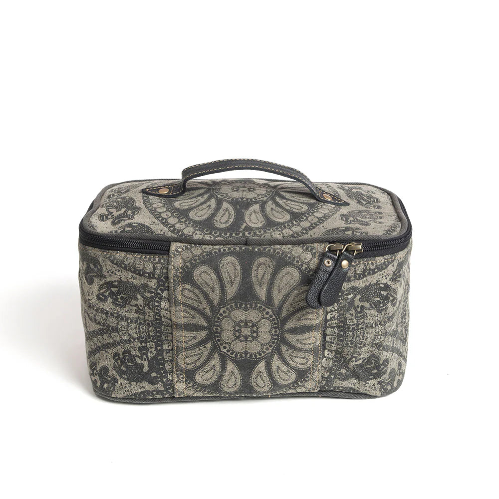 Carmela Toiletries Myra Bag