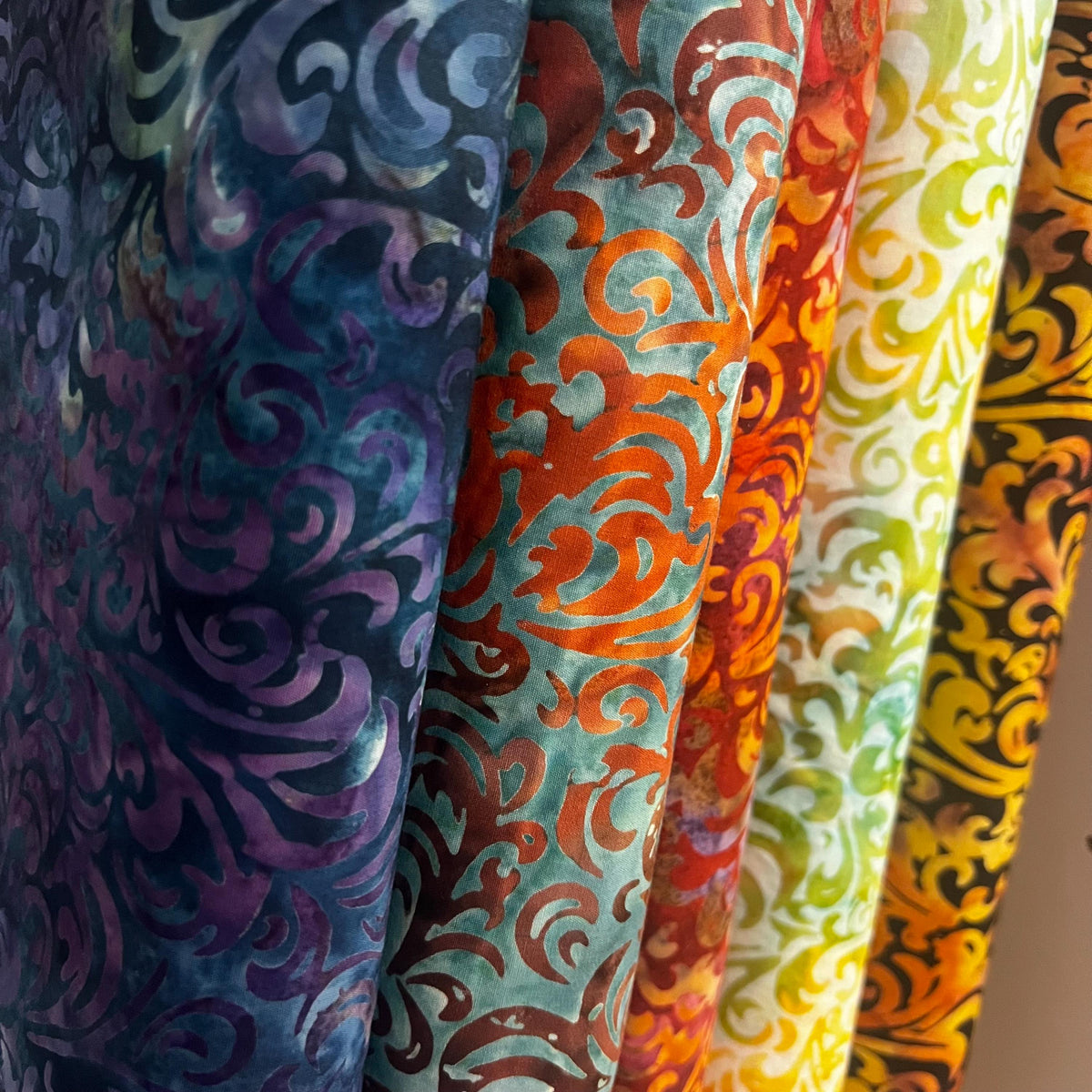 Mystery BATIK Fat Quarter Bundle | 10 Quilting Cotton Fat Quarters | Surprise Fabric Pack